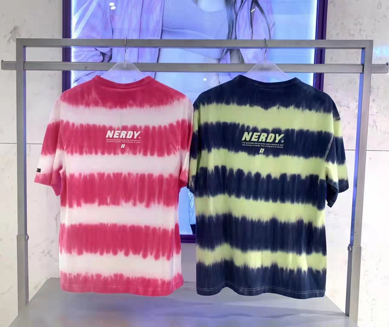 [NERDY] 100％ Authentic (22SS) Striped Dying Short-Sleeved T-Shirt